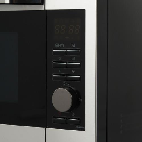 Микроволновая печь Panasonic NN-C69MSZPE серебристый Микроволновая печь Panasonic NN-C69MSZPE серебристый — Внешний вид с другого ракурса
