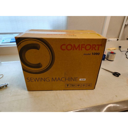 УЦ Швейная машина Comfort 1090 (плохая упаковка, трещина на корпусе)