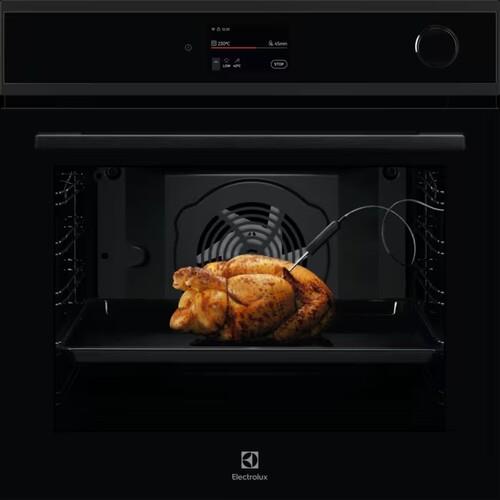 Электрический духовой шкаф Electrolux EOC9P3XH черный