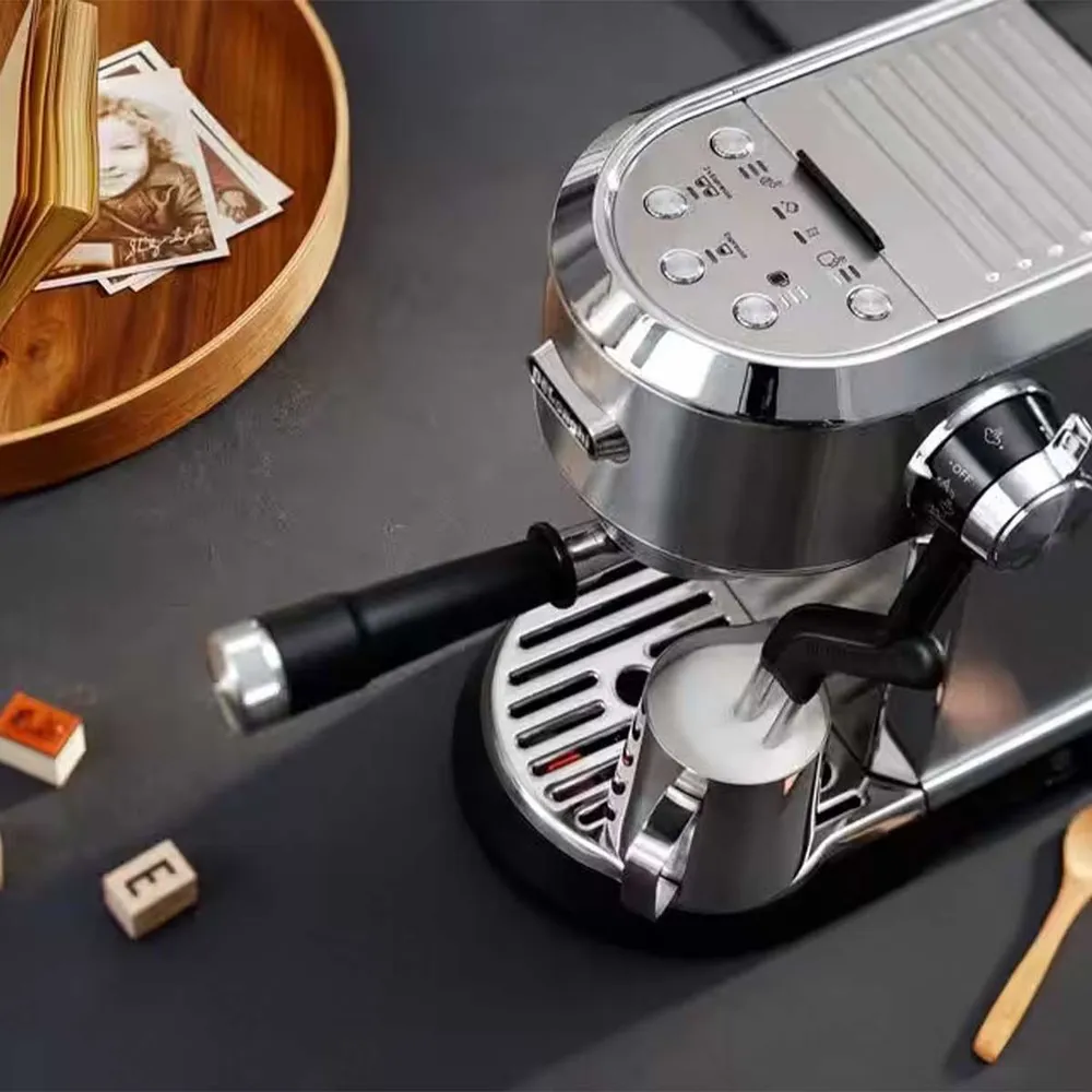 Кофеварка DeLonghi EC950.M серебристый — фотография 5