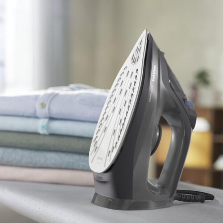 Утюг Philips DST3041/80 черный